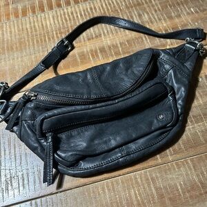 Free people Archer sling bag black leather used good condition